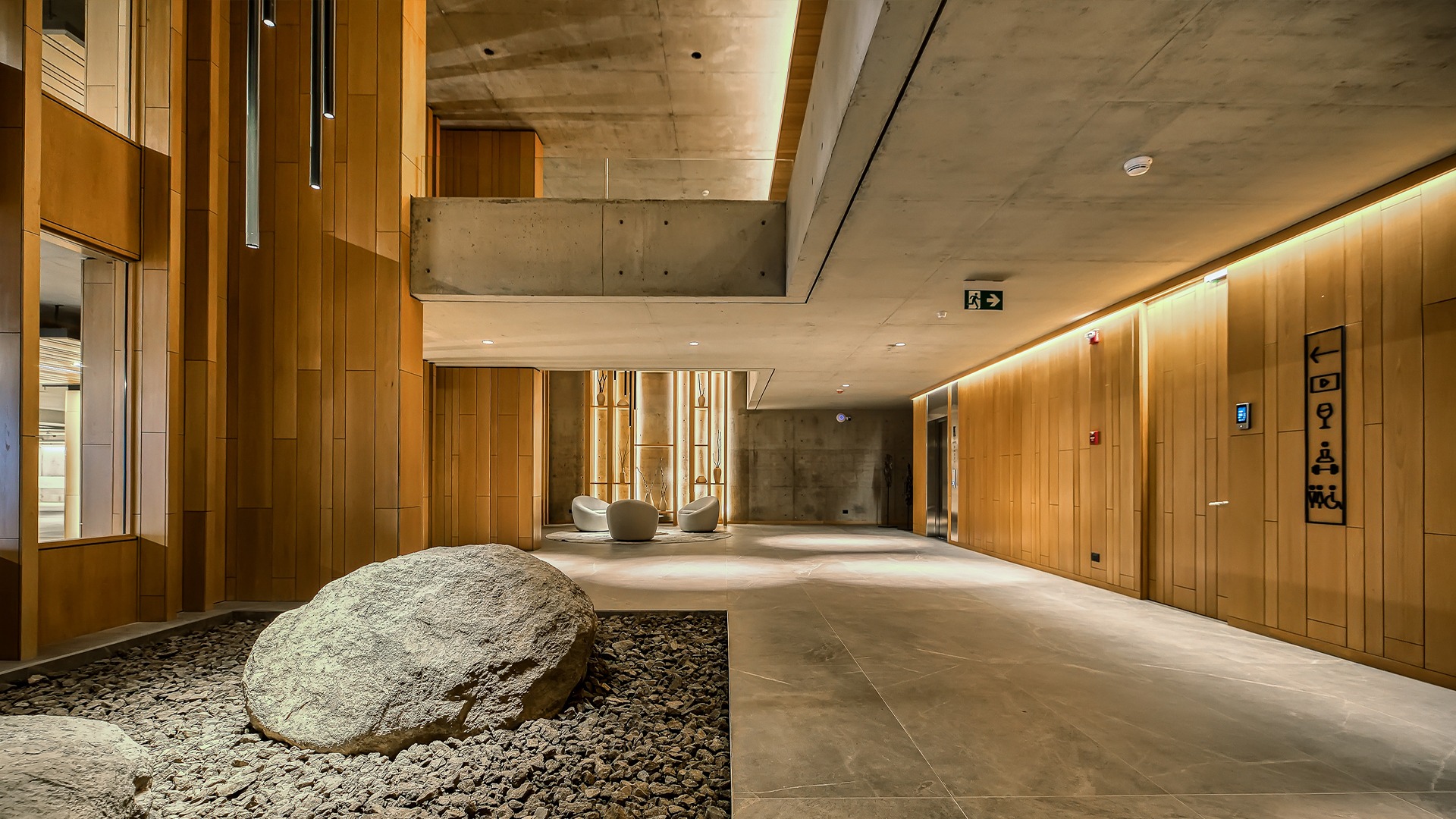 Hall Cumbres de Santa Maria 2
